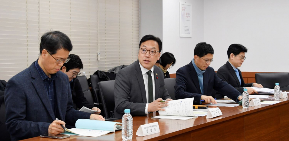 ▲김병환 기획재정부 1차관이 14일 오전 서울 종로구 정부서울청사에서 열린 '일자리전담반(TF) 회의'에서 발언하고 있다. (사진제공=기획재정부)