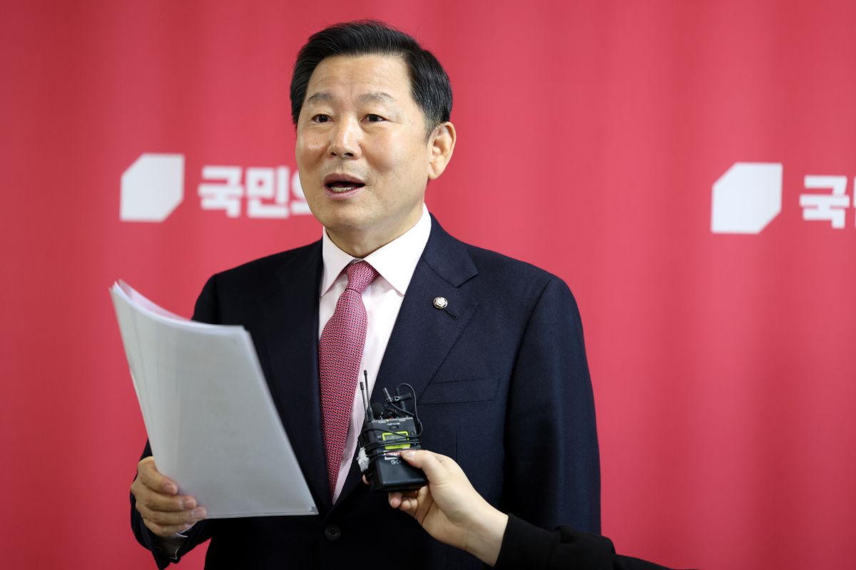 ▲이철규 국민의힘 인재영입위원장이 지난달 13일 오전 서울 여의도 국회에서 위원회 인재영입 관련 브리핑을 하고 있다. (뉴시스)