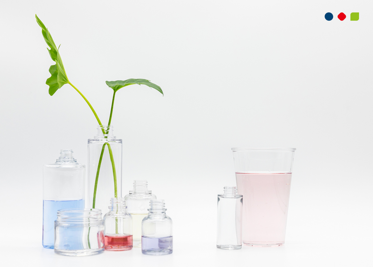 ▲롯데케미칼의 ‘페트 클리어(PET CLEAR)’ 소재로 만든 패키징 (사진제공=롯데케미칼)