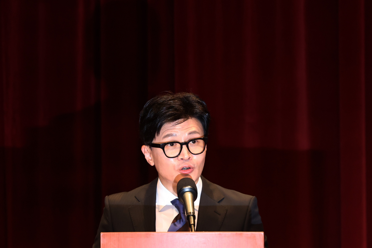 ▲국민의힘의 비상대책위원장직 제안을 받아들인 한동훈 법무부 장관이 21일 경기도 과천시 정부과천청사 법무부에서 열린 이임식에서 이임사를 하고 있다. (뉴시스)