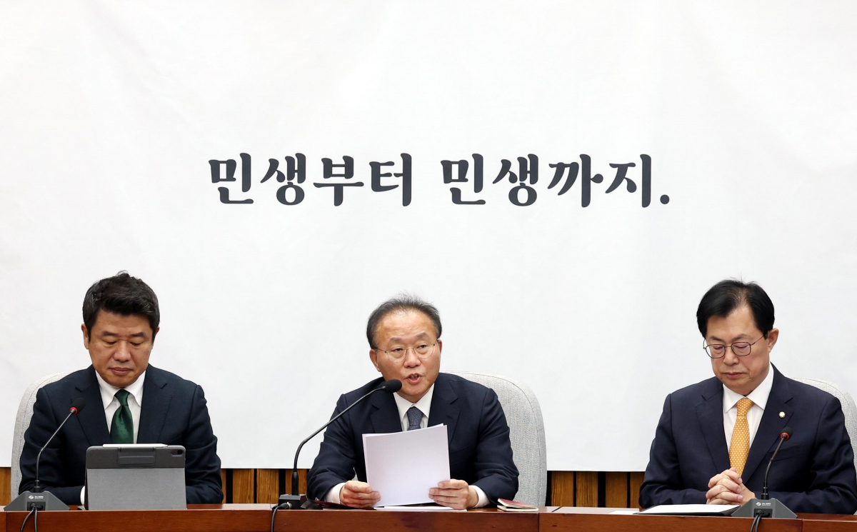 ▲윤재옥 국민의힘 당 대표 권한대행 겸 원내대표가 26일 오전 서울 여의도 국회에서 열린 원내대책회의에서 발언을 하고 있다. (뉴시스)