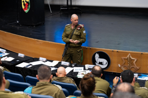 ▲이스라엘 방위군이 휴전 기간인 지난달 28일 작전 계획에 관해 논의하고 있다. 
 (출처=이스라엘 방위군(IDF) 공식자료)