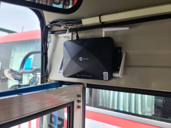 ▲머큐리가 버스 공공 와이파이 5G 전환 사업에 참여해 전국 시내버스 내에서 제공되는 4배 빠른 공공와이파이 서비스에 단말장비를 공급했다. (자료 = 머큐리)