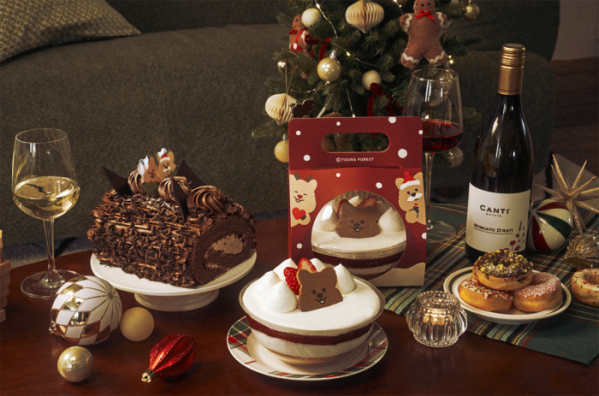 ▲신세계푸드가 올해 크리스마스 시즌 판매하는 '꽃카' 케이크 제품들. (사진제공=신세계푸드)