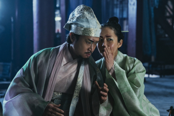 ▲영화 '외계+인' 2부 조우진, 염정아(사진제공=CJ ENM)