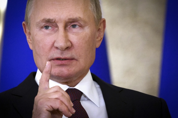 ▲블라디미르 푸틴 러시아 대통령이 지난해 9월우즈베키스탄 사마르칸트에서 이야기를 하고 있다. 사마르칸트/AP연합뉴스
