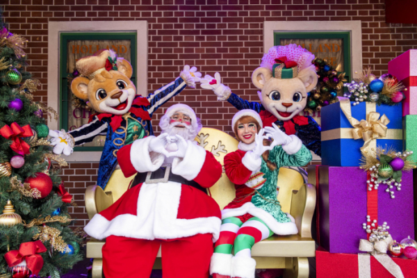 ▲에버랜드에서 산타, 요정 연기자와 함께 사진을 찍을 수 있는 크리스마스 포토타임을 마련했다. (사진제공=삼성물산 리조트 부문)