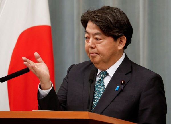 ▲하야시 요시마사 일본 관방장관이 14일 도쿄 총리 관저에서 열린 기자회견에 참석하고 있다. 도쿄/로이터연합뉴스
