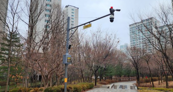 ▲서울 내 한 공원에 설치된 CCTV의 모습. (자료제공=서울시)