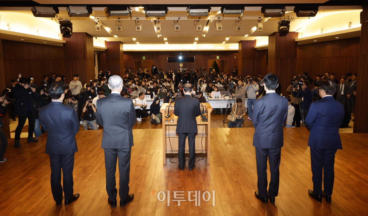 ▲윤세영 태영그룹 창업 회장이 9일 오전 9일 오전 서울 영등포구 태영건설 여의도사옥에서 태영건설 워크아웃 관련 입장문 발표를 하고 있다. 조현호 기자 hyunho@