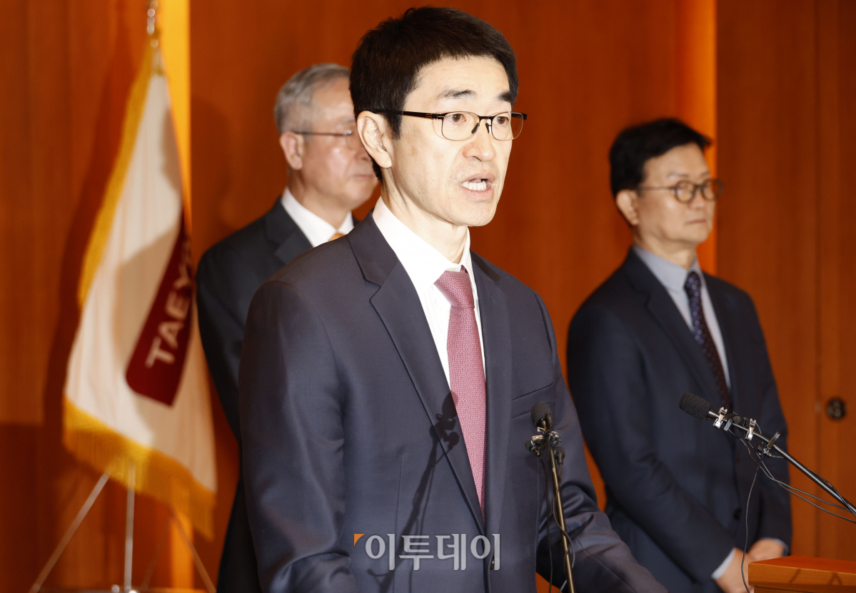 ▲윤석민 태영그룹 회장이 9일 오전 9일 오전 서울 영등포구 태영건설 여의도사옥에서 태영건설 워크아웃 관련 입장문 발표를 하고 있다. 조현호 기자 hyunho@