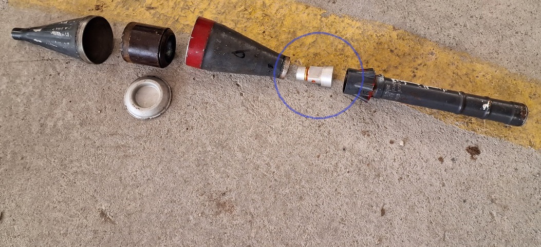 ▲국가정보원은 팔레스타인 무장정파 하마스가 북한제 무기를 사용하고 있다는 외신 보도에 대해 "동일하게 판단한다"고 8일 밝혔다. 앞서 미국의소리(VOA) 방송은 하마스가 북한이 생산한 무기를 사용 중이라고 지난 5일 보도하면서, 한글 표기가 식별되는, F-7 로켓유탄발사기(RPG)의 신관(포탄 기폭장치) 부품 사진을 함께 제시했다. 사진은 국가정보원이 이날 공개한 하마스에 공급된 북한제 무기부품 사진. (국가정보원)