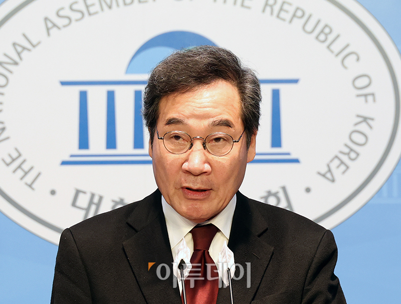 ▲이낙연 더불어민주당 전 대표가 11일 서울 여의도 국회 소통관에서 탈당 및 신당 창당 공식 선언 기자회견을 하고 있다. 고이란 기자 photoeran@