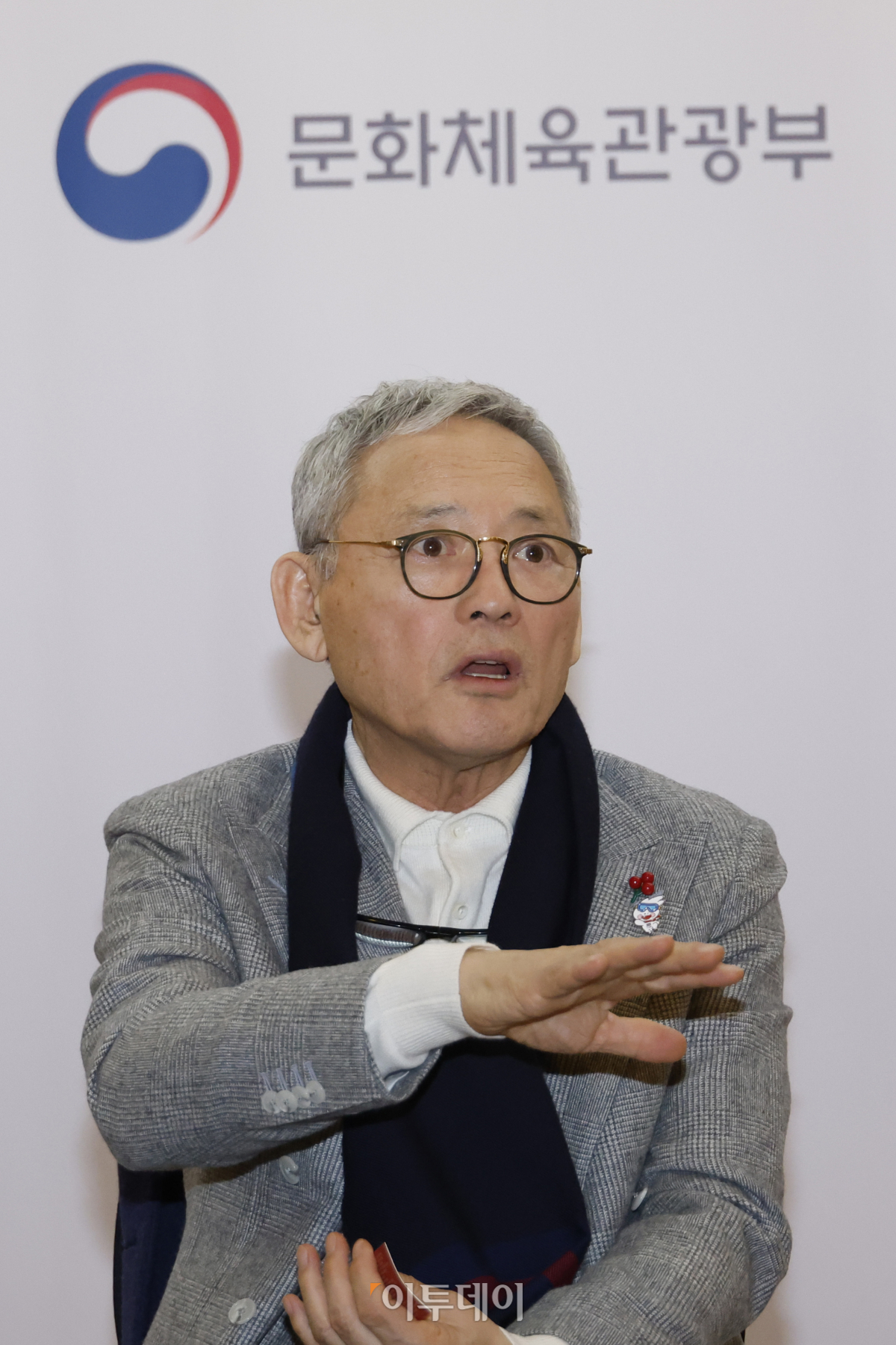 ▲유인촌 문화체육관광부 장관이 15일 서울 동대문구 경희대 평화의전당에서 열린 뮤지컬 분야 현장간담회에서 모두발언을 하고 있다. 조현호 기자 hyunho@