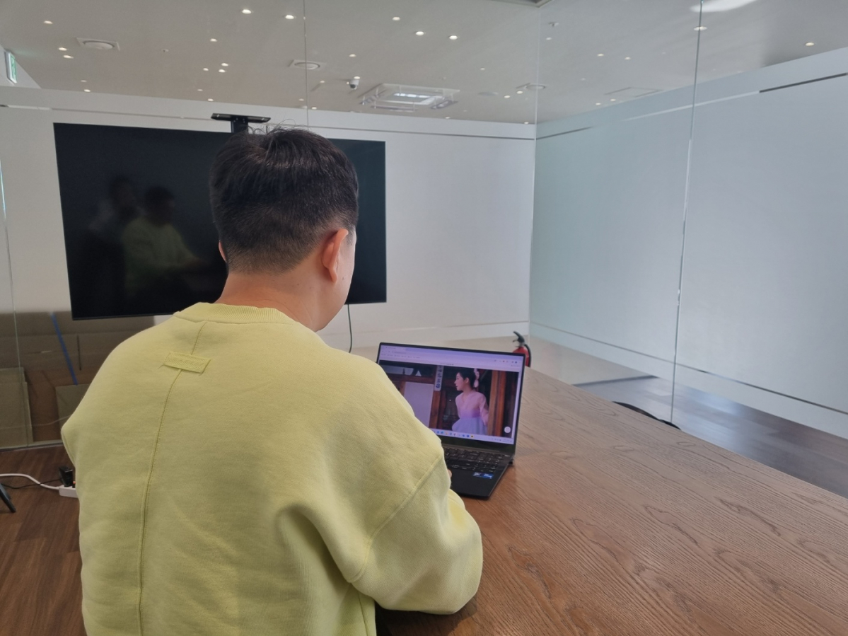 ▲천주혁 구다이글로벌 대표는 정중하게 자신의 얼굴 사진 촬영을 거절했다. 대표의 스토리보다 조선미녀 브랜드가 더 많이 알려지길 바라는 마음에서다. (사진=김유연 기자)