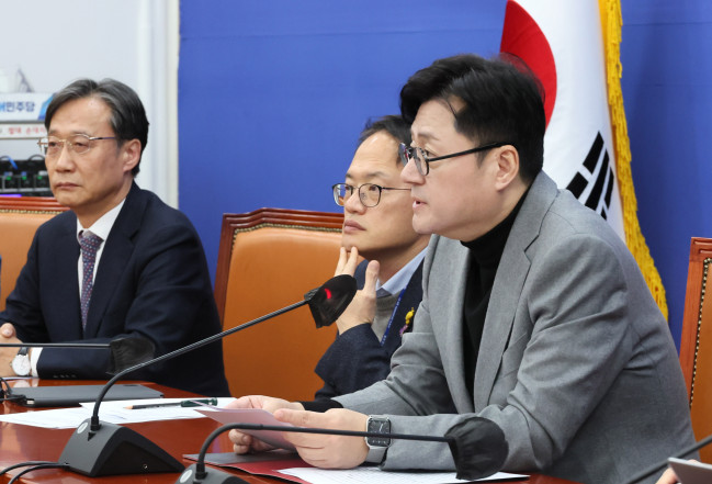 ▲더불어민주당 홍익표 원내대표가 18일 오전 국회에서 열린 정책조정회의에서 발언하고 있다.  (연합뉴스)