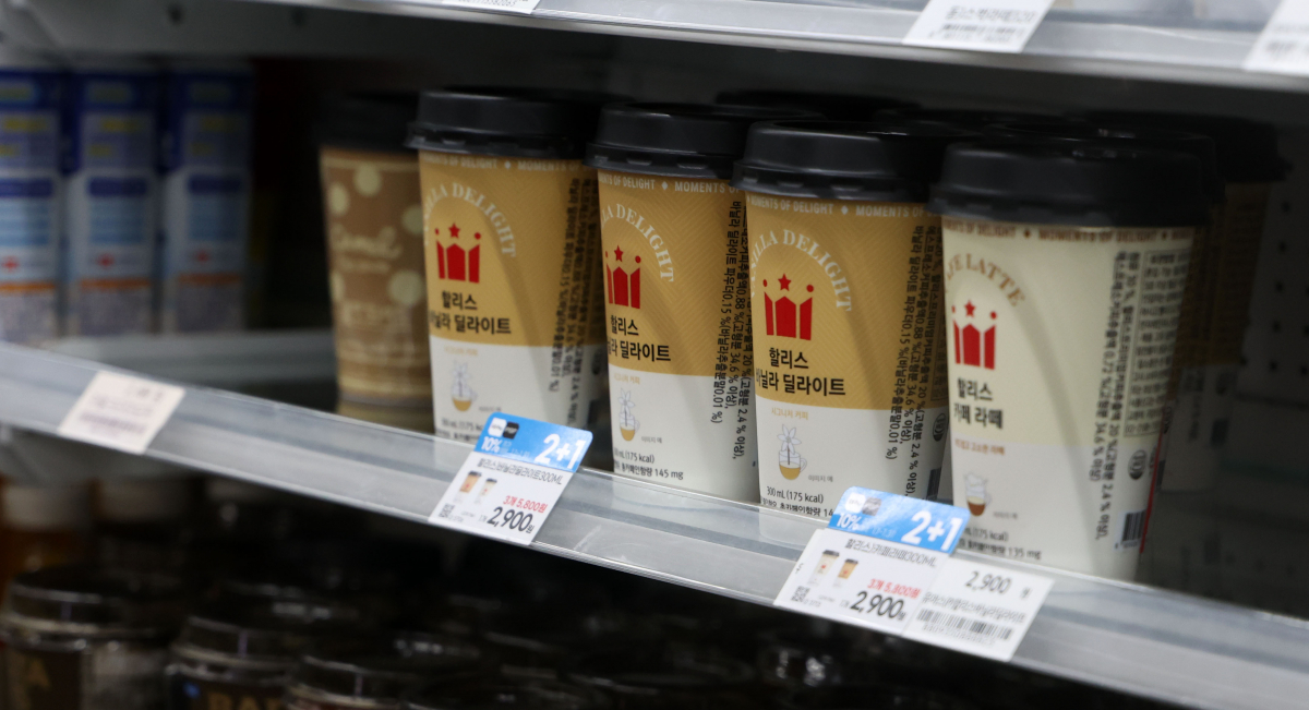 ▲22일부터 편의점에서 판매되는 할리스 컵커피 가격이 3.4% 오른다. (사진제공=뉴시스)