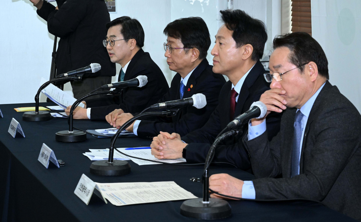 ▲22일 서울 중구 프레스센터에서 열린 ‘기후동행카드·K-패스·The 경기패스·l-패스 등 대중교통 정기권에 관한 국토부·수도권 지자체 합동 기자설명회’에서 김동연 경기도지사가 발언하고 있다. 신태현 기자 holjjak@