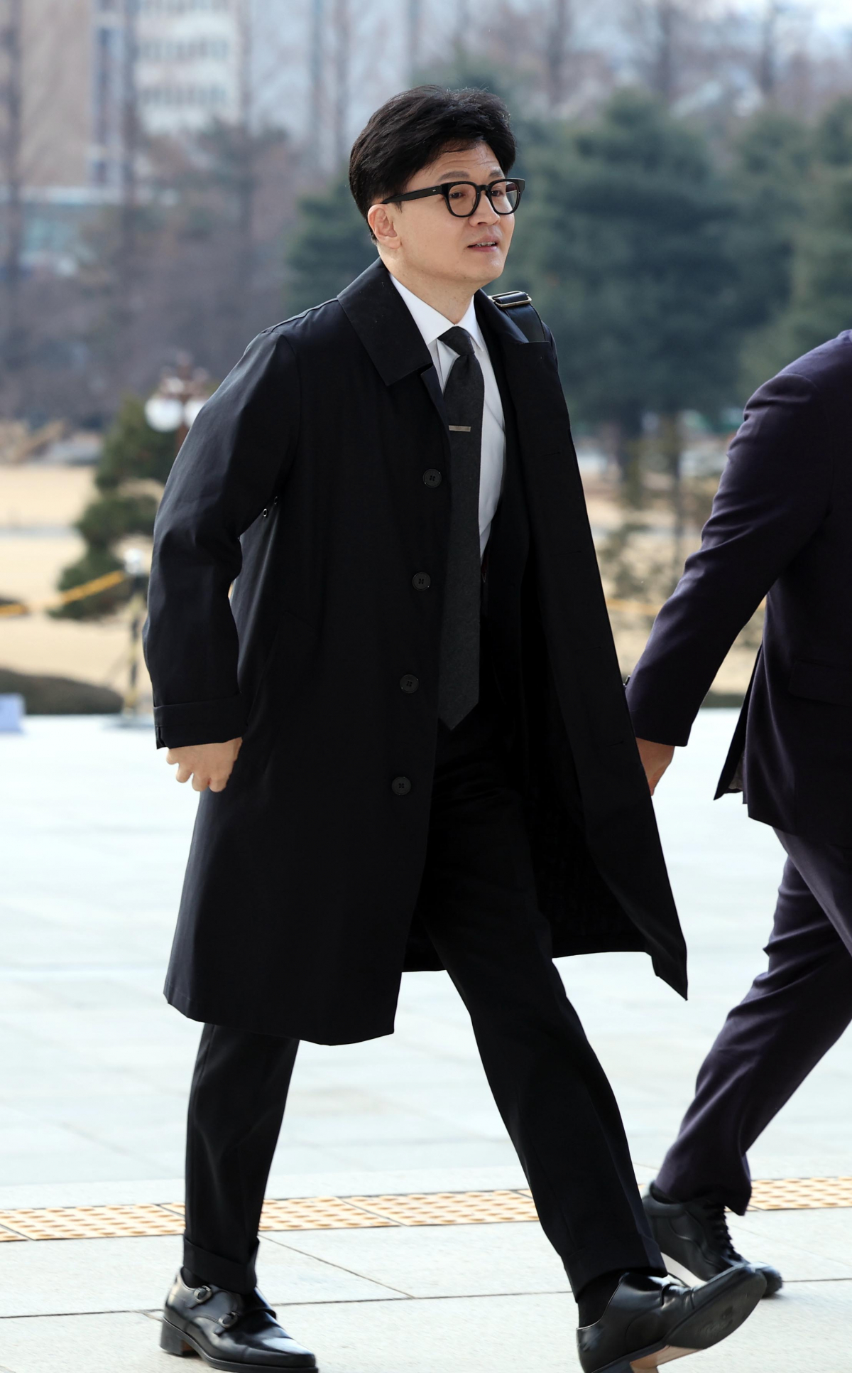 ▲한동훈 국민의힘 비대위원장이 22일 오전 서울 여의도 국회로 출근하고 있다.  (뉴시스)