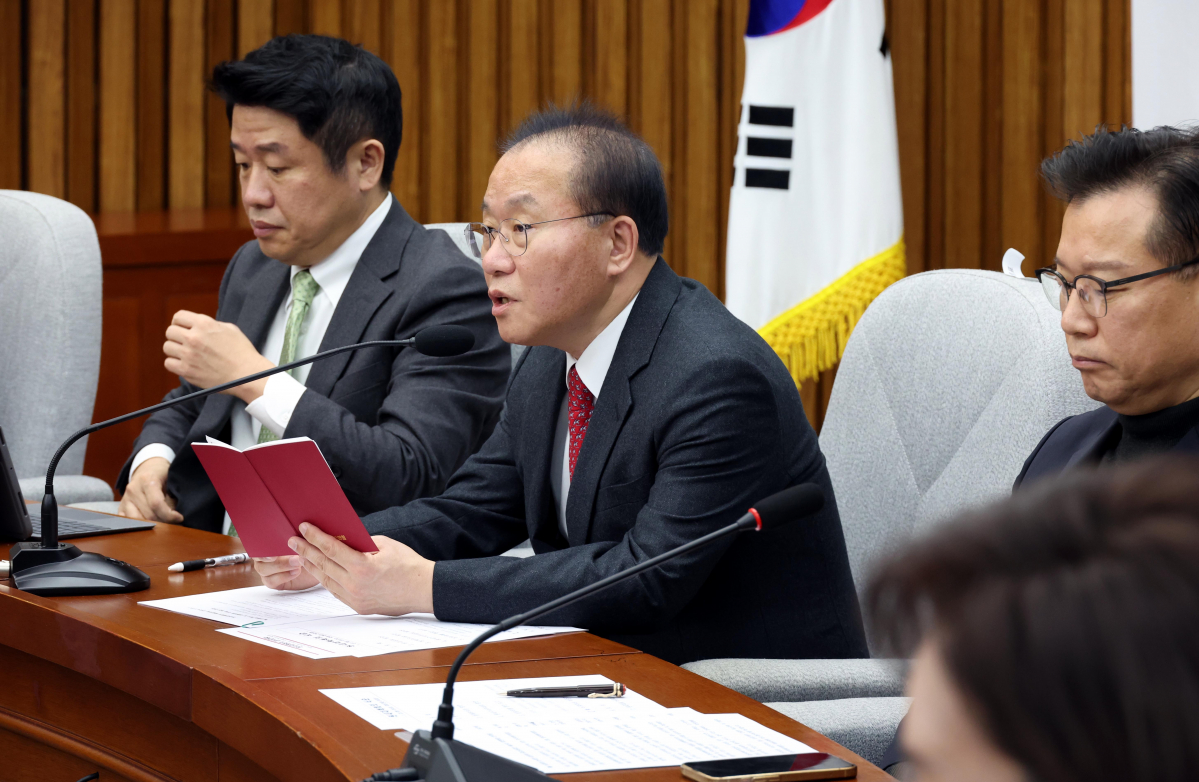 ▲윤재옥 국민의힘 원내대표가 23일 오전 서울 여의도 국회에서 열린 원내대책회의에서 발언을 하고 있다. (뉴시스)