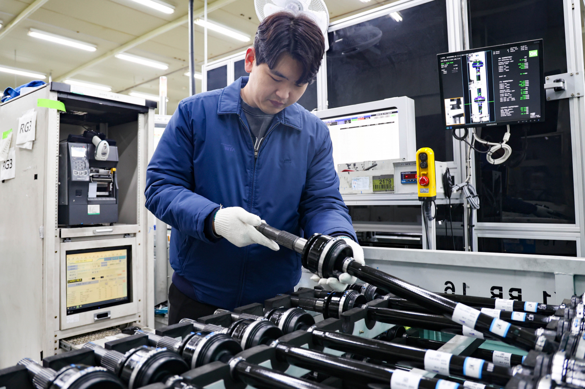 ▲현대위아가 생산 중인 등속조인트의 모습. 현대위아는 기계 공학 기술을 바탕으로 등속조인트 해외 수주를 대폭 늘리는 데 성공했다. (사진제공=현대위아)