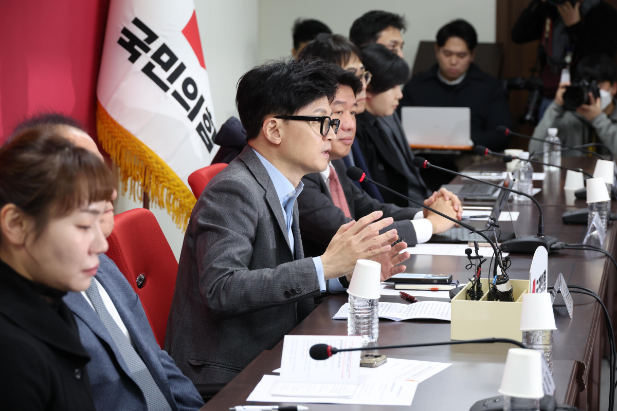 ▲한동훈 국민의힘 비상대책위원장이 25일 오전 서울 여의도 국민의힘 중앙당사에서 열린 비상대책위원회 회의에서 발언을 하고 있다. (뉴시스)