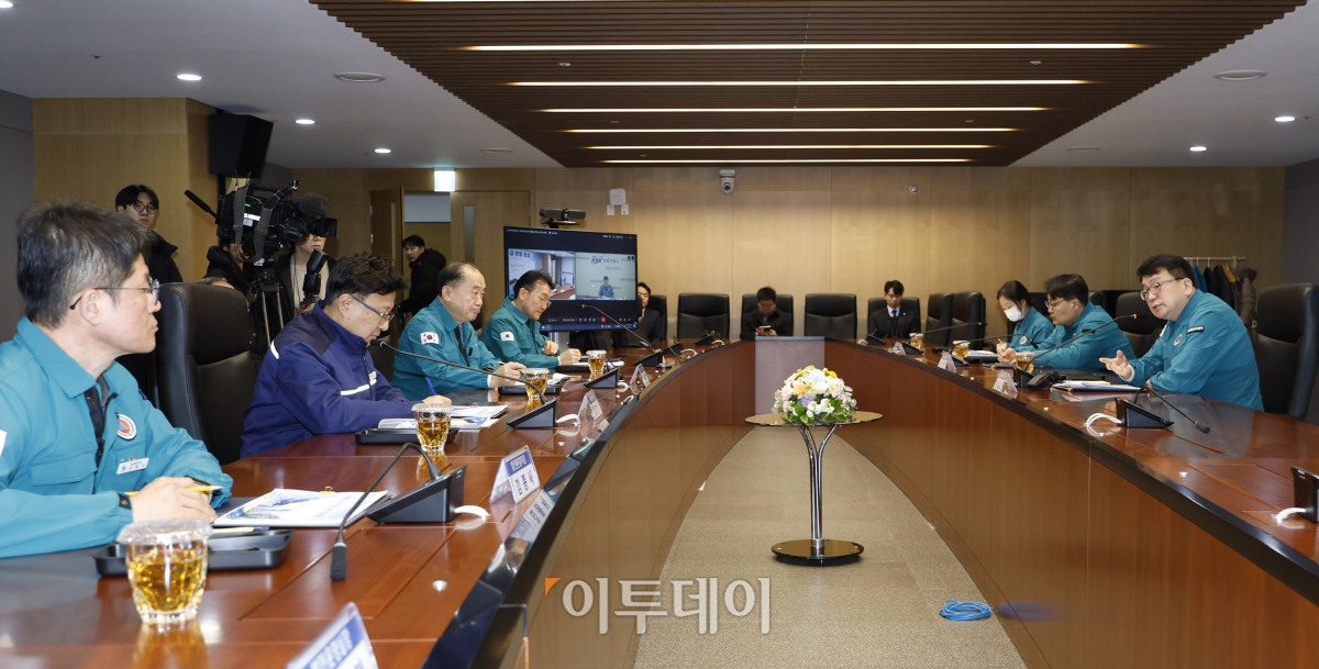 ▲최남호 산업통상자원부 제2차관이 25일 서울 마포구 한국중부발전 서울발전본부에서 열린 겨울철 전력수급 현장점검 간담회에서 모두발언을 하고 있다. 조현호 기자 hyunho@