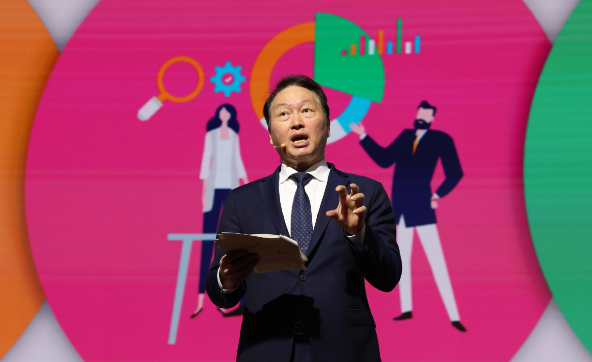 ▲최태원 대한상공회의소 회장이 25일 서울 중구 대한상의에서 열린 ‘신기업가정신협의회(ERT) 멤버스 데이’ 행사에서 개회사를 하고 있다. 신태현 기자 holjjak@