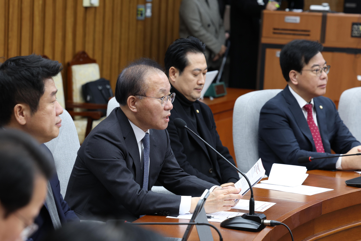 ▲[서울=뉴시스] 조성봉 기자 = 윤재옥 국민의힘 원내대표가 26일 오전 서울 여의도 국회에서 열린 원내대책회의에서 발언하고 있다. 2024.01.26. suncho21@newsis.com