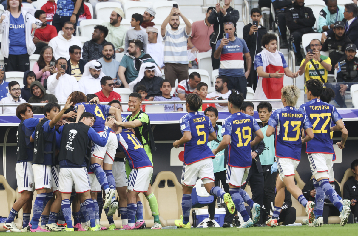 ▲31일(현지시간) 카타르 도하 알투마마 스타디움에서 열린 아시아축구연맹(AFC) 2023 카타르 아시안컵 16강전 바레인과의 경기에서 쿠보 다케후사가 추가골을 넣고 기뻐하는 모습. (뉴시스)