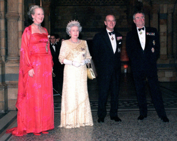 ▲왼쪽부터 마르그레테 2세 덴마크 여왕, 고 엘리자베스 2세 영국 여왕, 고 필립공, 고 헨리크 왕자. AP뉴시스