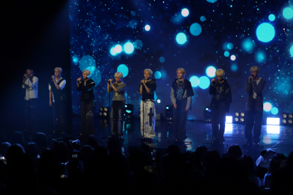 ▲8TURN(에잇턴)(사진 = MNH엔터테인먼트)