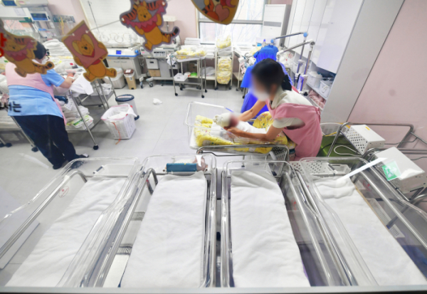▲경기 수원시 한 병원 신생아실의 모습. (사진제공=뉴시스)