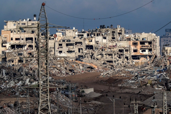 ▲이스라엘군의 포격으로 3일(현지시간) 팔레스타인 가자지구가 폐허로 변했다. 가자(팔레스타인)/AFP연합뉴스 
