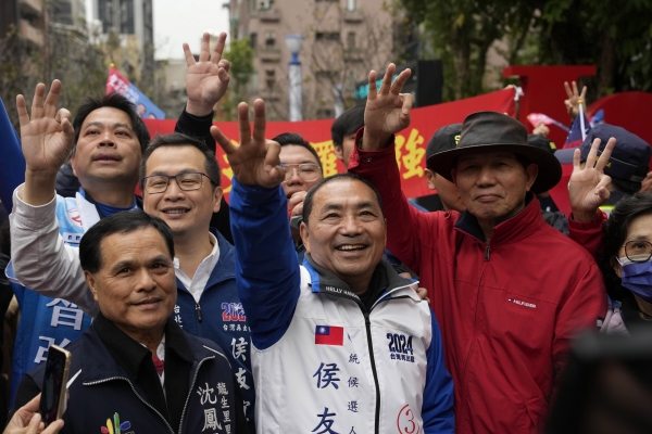 ▲중국의 지지를 받고 있는 허우유이 대만 국민당 총통 후보가 9일 선거유세를 하고 있다. 타이베이/AP연합뉴스

