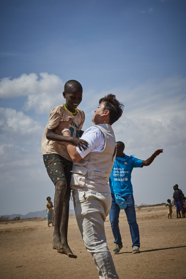 ▲김호중 '희망의 빛, 블루라이팅'(사진제공=유니세프 한국위원회)