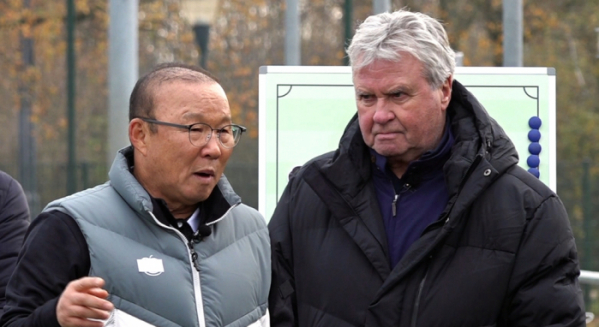 ▲박항서(왼쪽), 히딩크 감독(사진제공=JTBC)