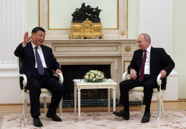▲시진핑(왼쪽) 중국 국가주석과 블라디미르 푸틴 러시아 대통령이 지난해 3월 20일 회담하고 있다. 모스크바/AP뉴시스
