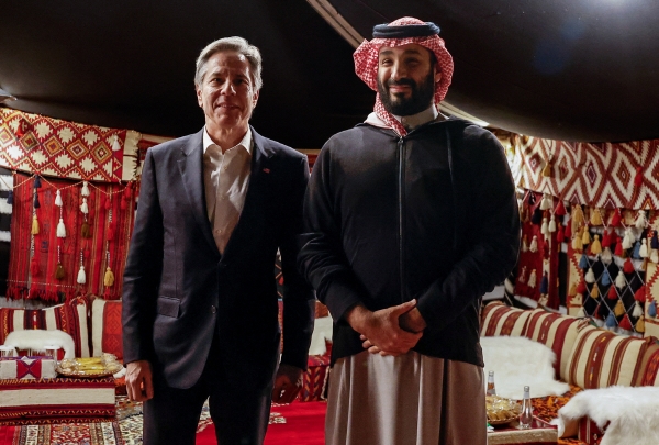 ▲토니 블링컨(왼쪽) 미국 국무장관과 무함마드 빈 살만 사우디아라비아 왕세자가 8일 취재진과 만나고 있다. 알울라(사우디)/로이터연합뉴스

