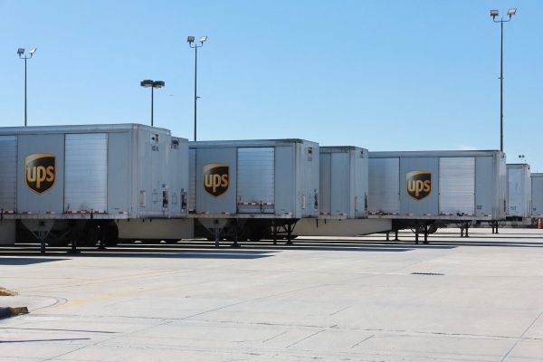 ▲30일(현지시간) 미국 플로리다 마이애미에서 UPS 트럭이 보인다. 마이애미(미국)/AFP연합뉴스
