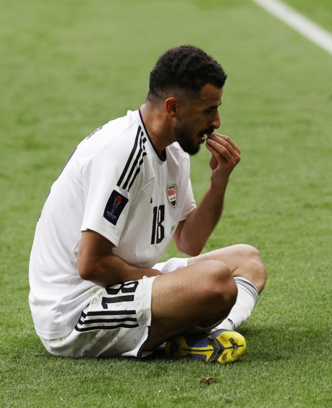 Iraq’s Hussein was sent off for pretending to ‘eat grass’, the reason was different [아시안컵]