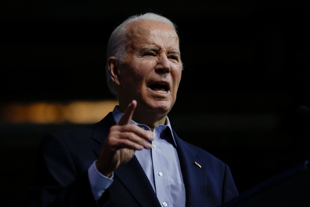 ▲조 바이든 미국 대통령이 지난해 11월 29일 미국 콜로라도주 푸에블로에 있는 한국 풍력 업체 CS윈드 공장을 방문해 연설하고 있다. 푸에블로(미국)/로이터연합뉴스
