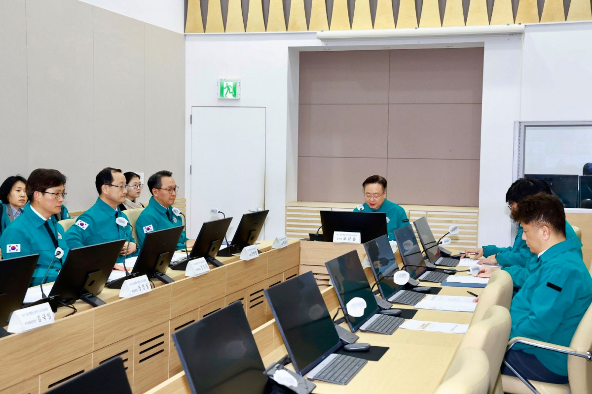 ▲조규홍 보건복지부 장관이 7일 서울시청에서 ‘의사 집단행동 중앙사고수습본부(중수본)’ 회의를 주재하고 발언하고 있다. (사진제공=보건복지부)