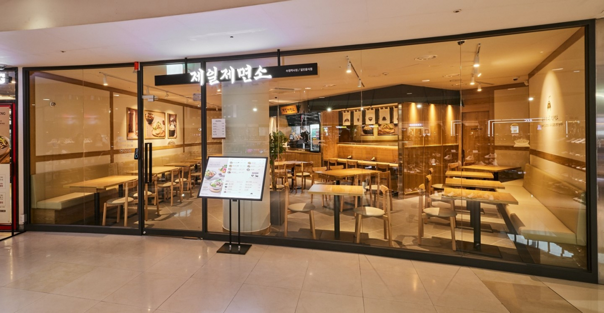 ▲CJ푸드빌 제일제면소 수원역사점 매장. (사진제공=CJ푸드빌)