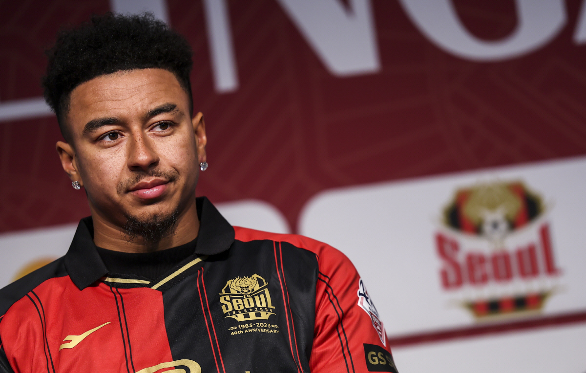 ▲잉글랜드 축구 국가대표 출신 제시 린가드가 8일 서울 마포구 서울월드컵경기장에서 열린 FC서울 입단 기자회견에서 질문에 답하고 있다.(뉴시스)
