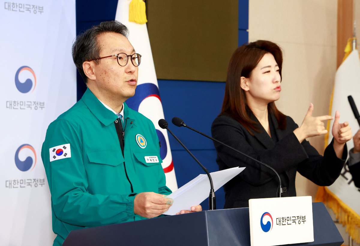 ▲박민수 보건복지부 2차관이 15일 정부서울청사에서 의사 집단행동 중앙사고수습본부 회의 결과를 발표하고 있다. (사진제공=보건복지부)