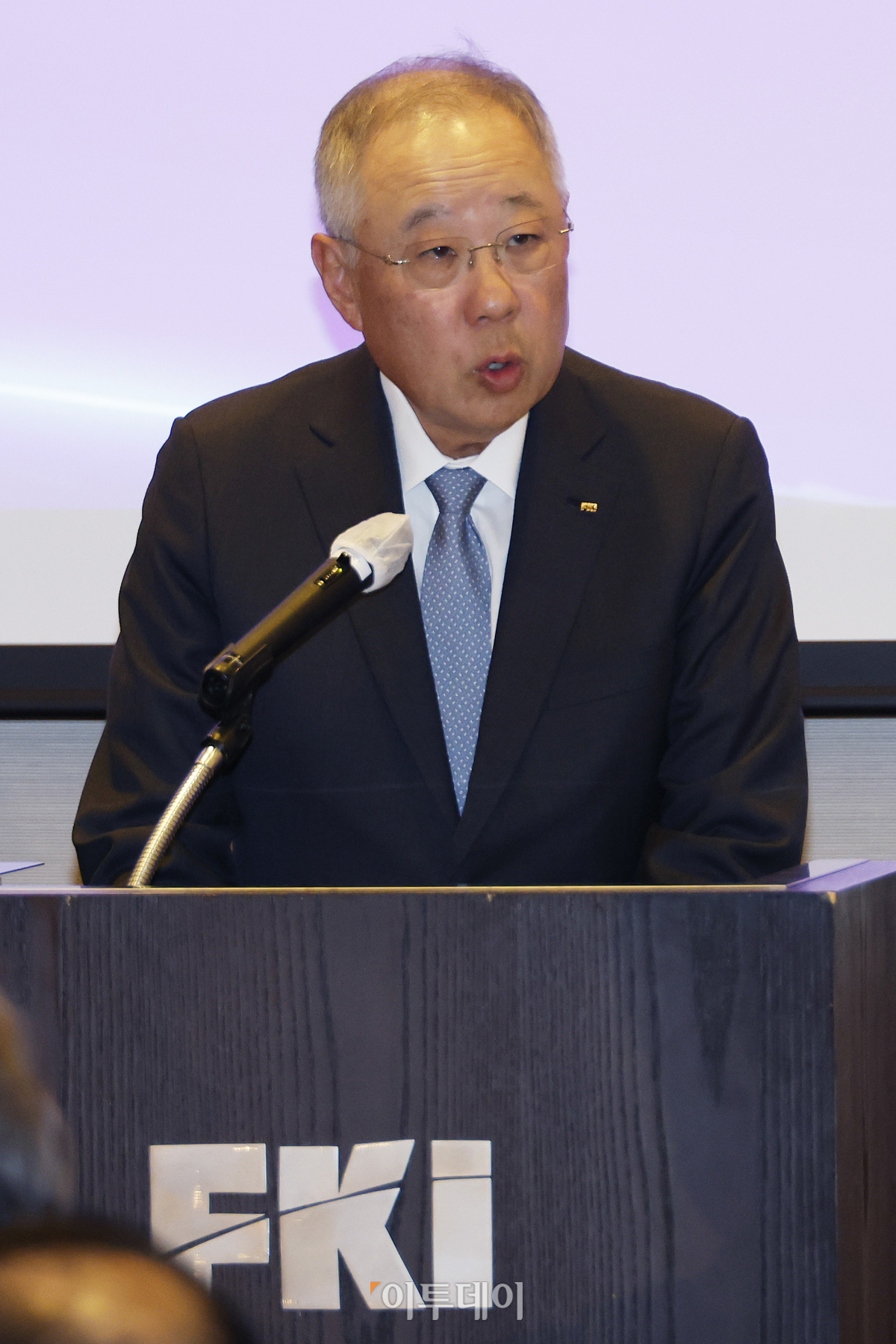 ▲류진 한국경제인연합회 회장이 2월 16일 서울 영등포구 FKI타워컨퍼런스센터에서 열린 한국경제인협회 제63회 정기총회에서 개회사를 하고 있다. 조현호 기자 hyunho@
