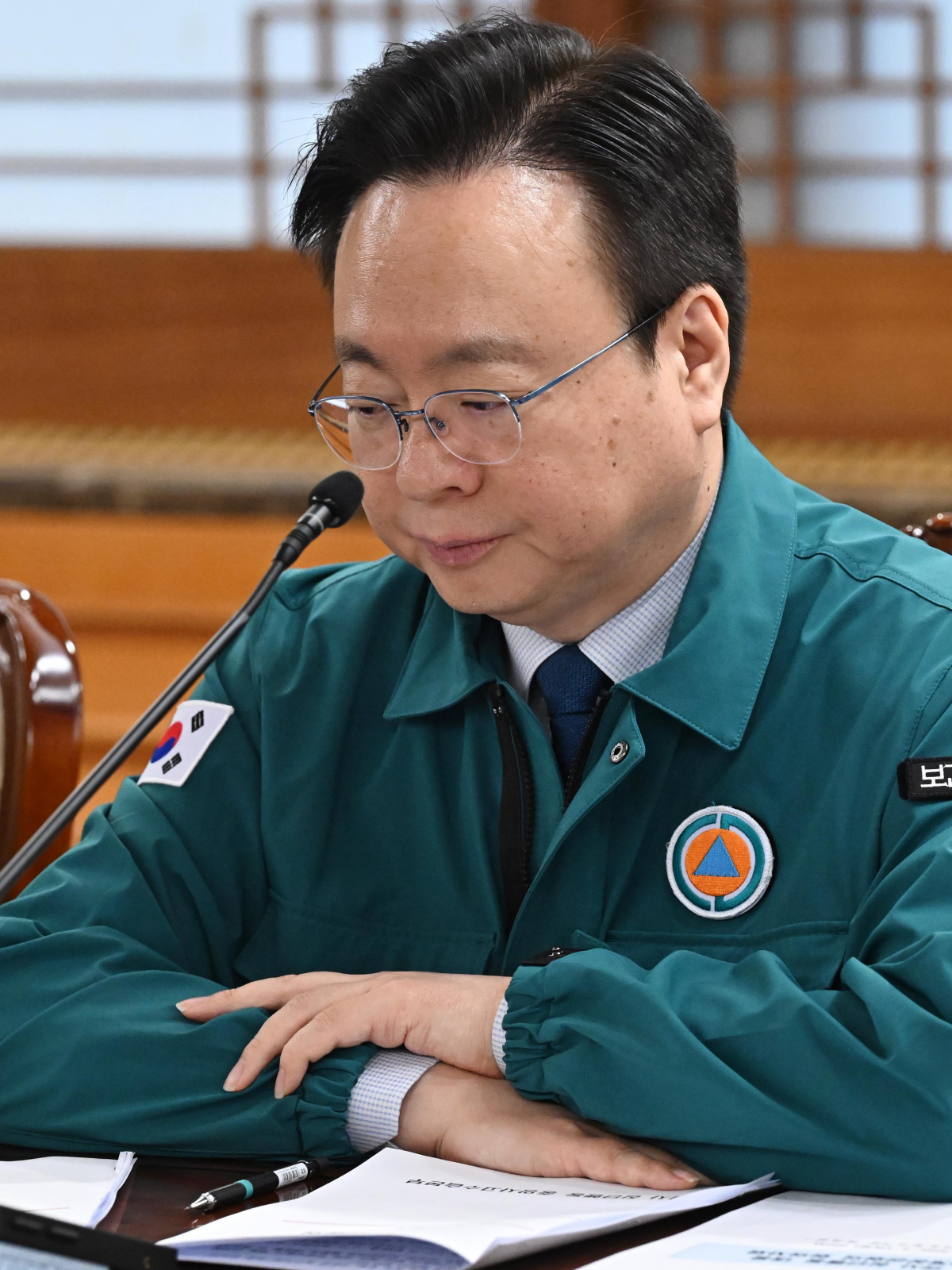 ▲조규홍 보건복지부 장관이 19일 서울 종로구 정부서울청사에서 열린 의사집단행동 대응 관계장관회의에서 생각에 잠겨있다. 신태현 기자 holjjak@