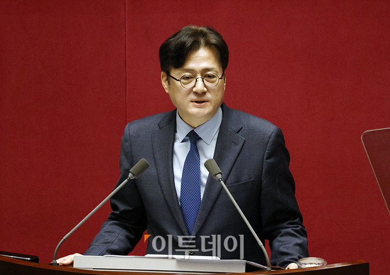▲홍익표 더불어민주당 원내대표가 20일 서울 여의도 국회 본회의에서 교섭단체 대표연설을 하고 있다. 고이란 기자 photoeran@