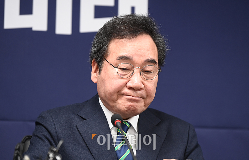 ▲이낙연 개혁신당 공동대표가 20일 서울 여의도 새로운미래 당사에서 개혁신당과의 결별 기자회견을 하고 있다. 고이란 기자 photoeran@